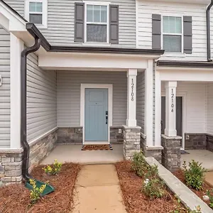 Holiday home Gorgeous New Townhome/charlotte!, Charlotte