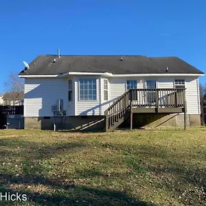Holiday home Pet- Friendly, & Close To Uptown, Charlotte